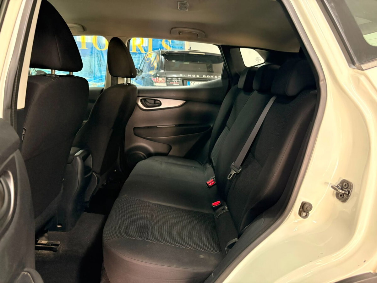 Nissan Qashqai 1.5 dCi Tekna (20)
