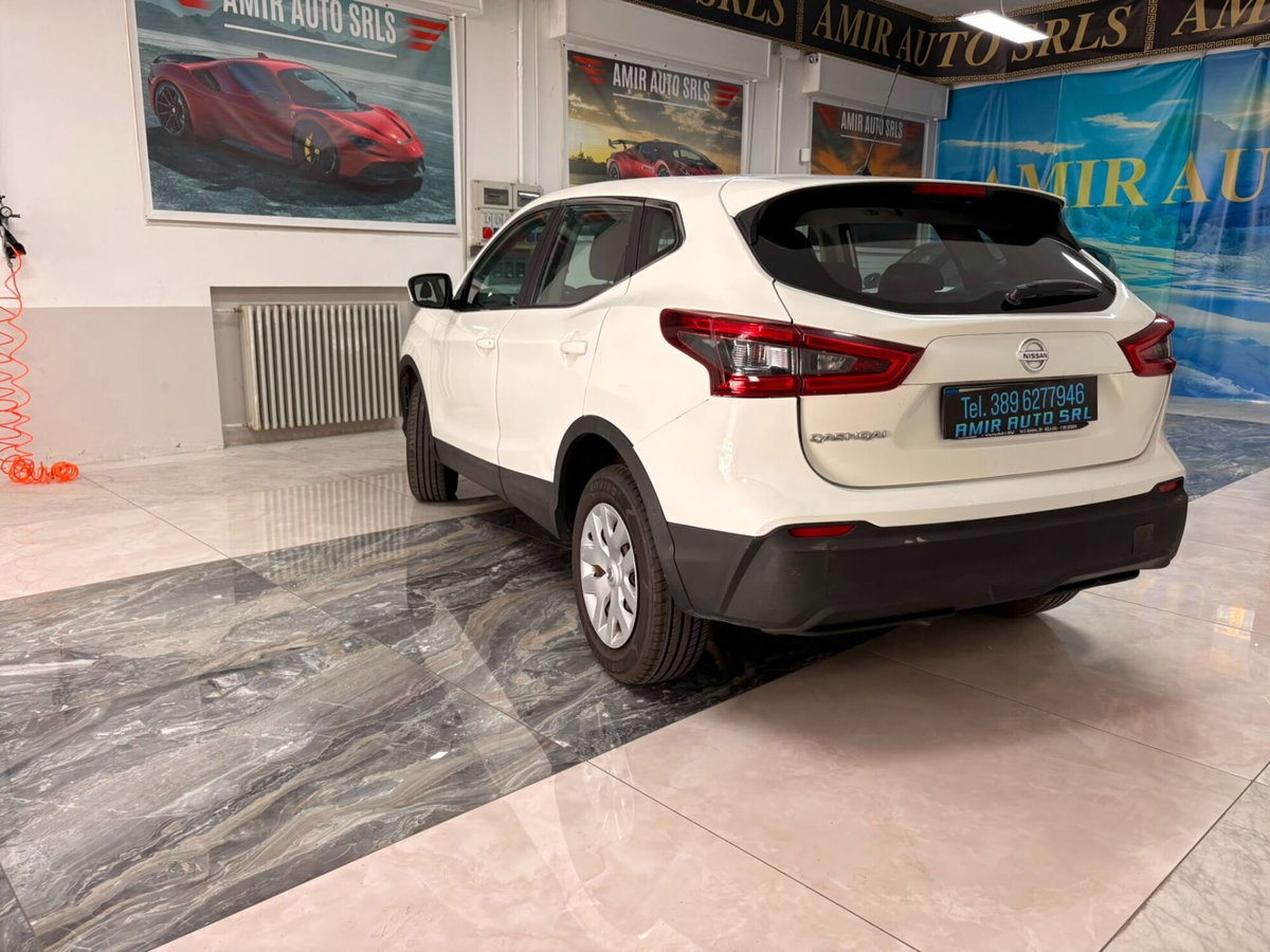 Nissan Qashqai 1.5 dCi Tekna (4)