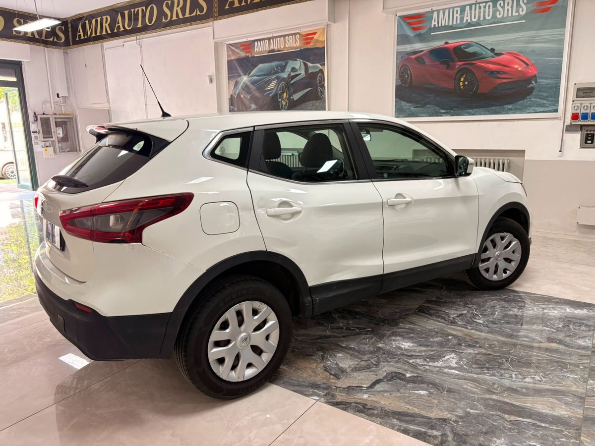 Nissan Qashqai 1.5 dCi Tekna (5)