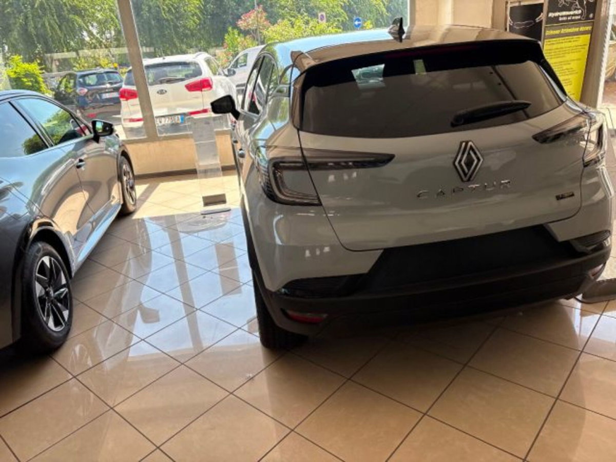 Renault Captur 1.8 full hybrid series Esprit Alpine 160cv auto (4)