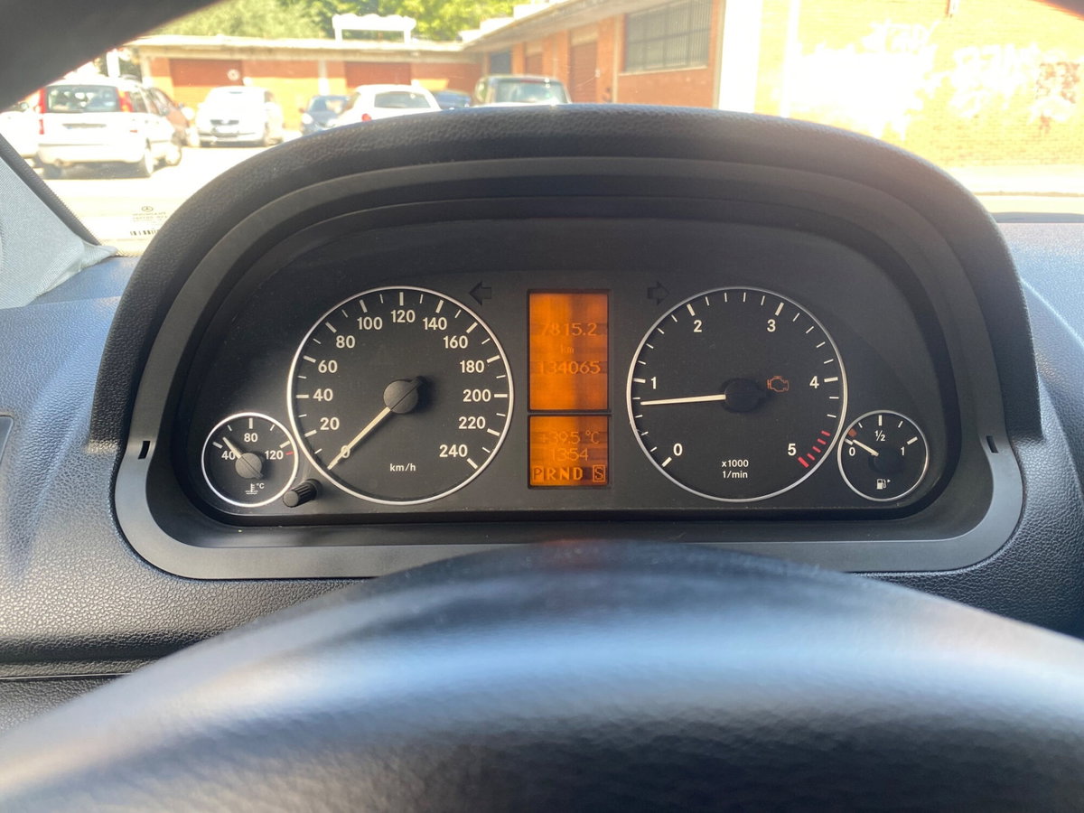 Mercedes-Benz Classe A 180 CDI Elegance (15)