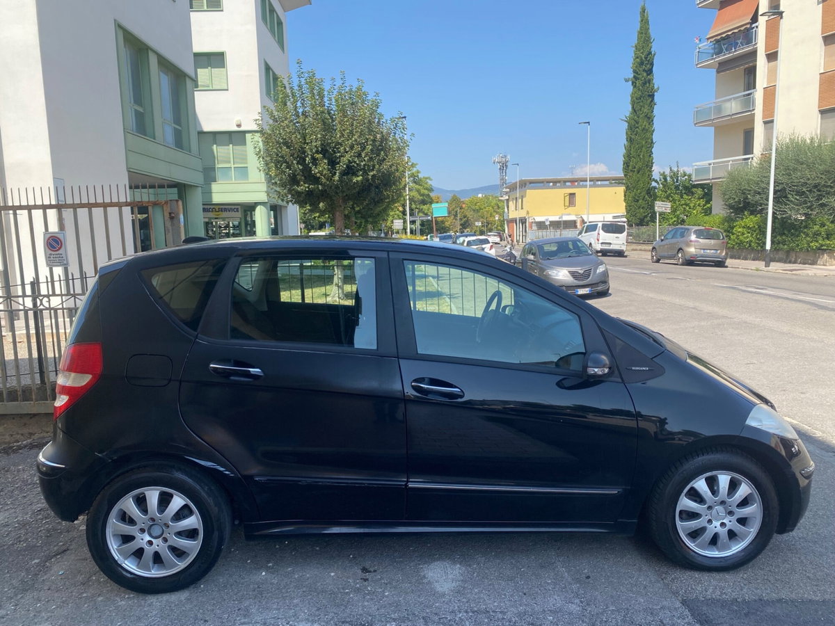 Mercedes-Benz Classe A 180 CDI Elegance (3)