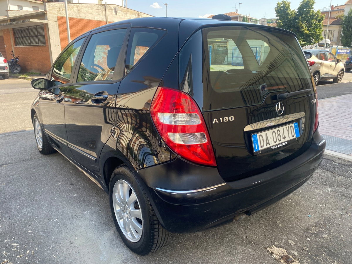 Mercedes-Benz Classe A 180 CDI Elegance (5)