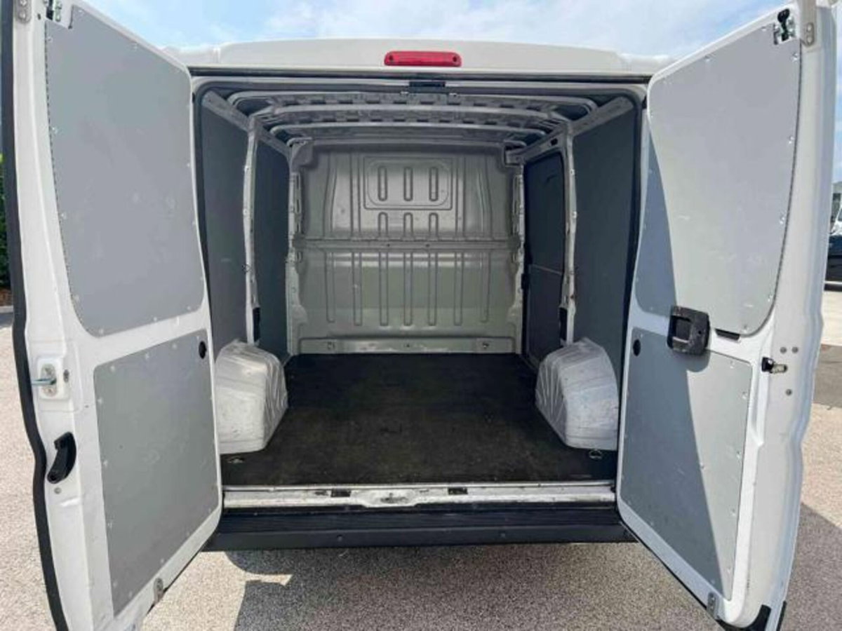 Peugeot Boxer Furgone 330 2.2 BlueHDi 140 S&S PC-TN Furgone Premium (7)