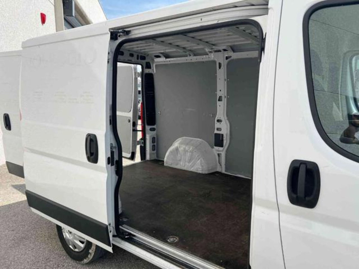 Peugeot Boxer Furgone 330 2.2 BlueHDi 140 S&S PC-TN Furgone Premium (8)