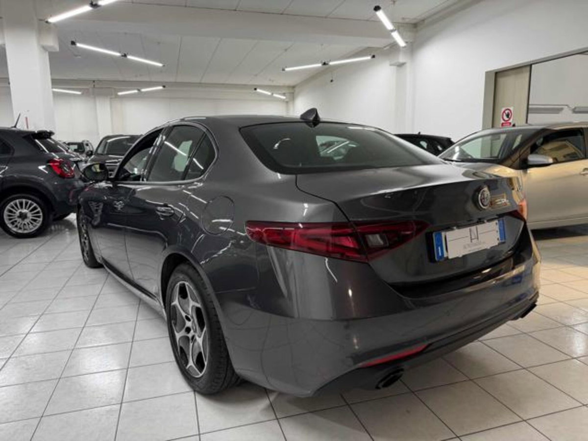Alfa Romeo Giulia 2.2 Turbodiesel 160 CV AT8 Super (3)