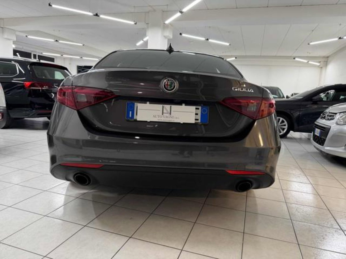 Alfa Romeo Giulia 2.2 Turbodiesel 160 CV AT8 Super (4)