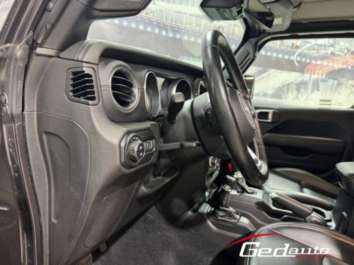 Jeep Wrangler Unlimited 2.2 Mjt II Sahara (13)