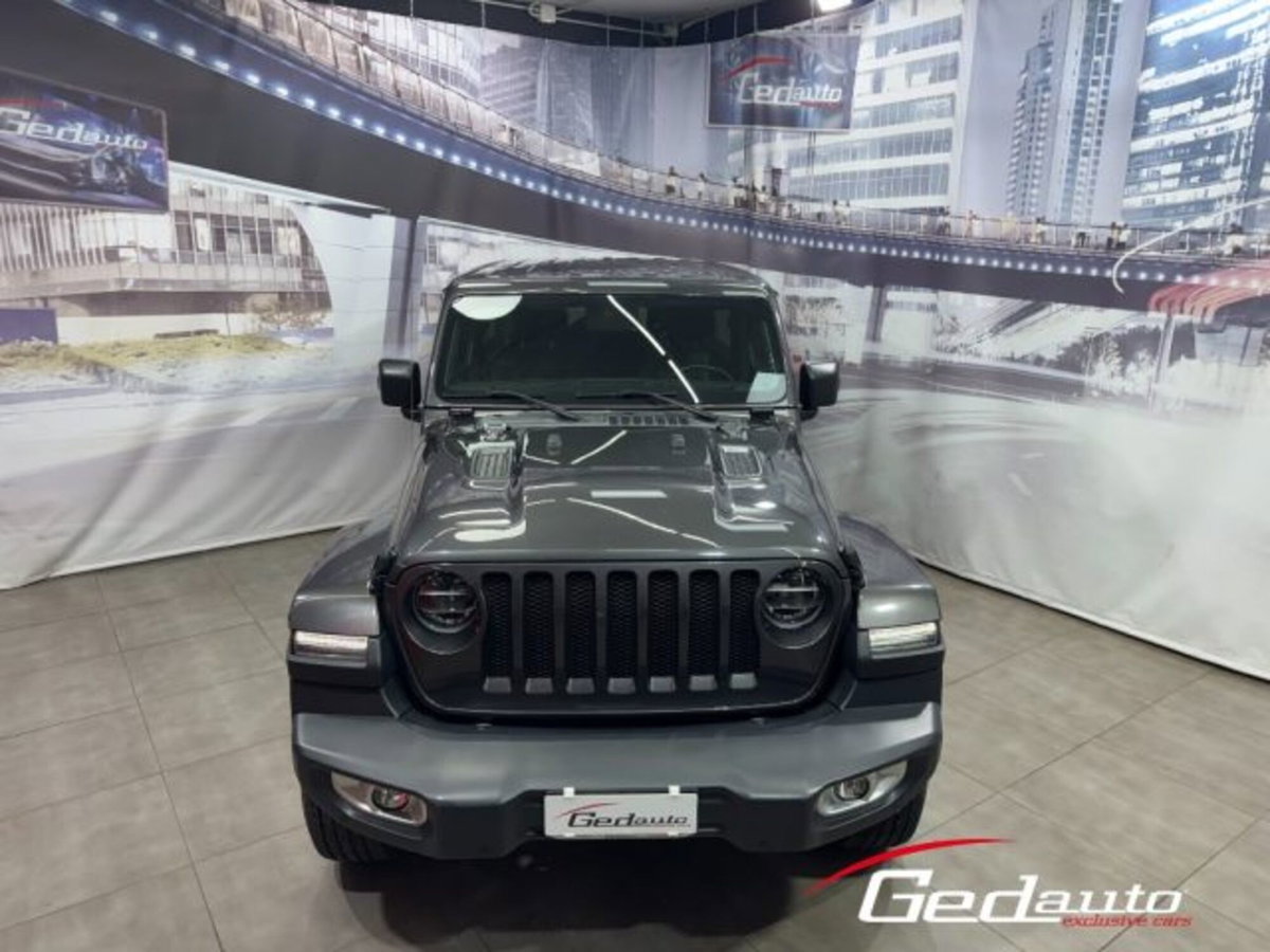 Jeep Wrangler Unlimited 2.2 Mjt II Sahara (2)