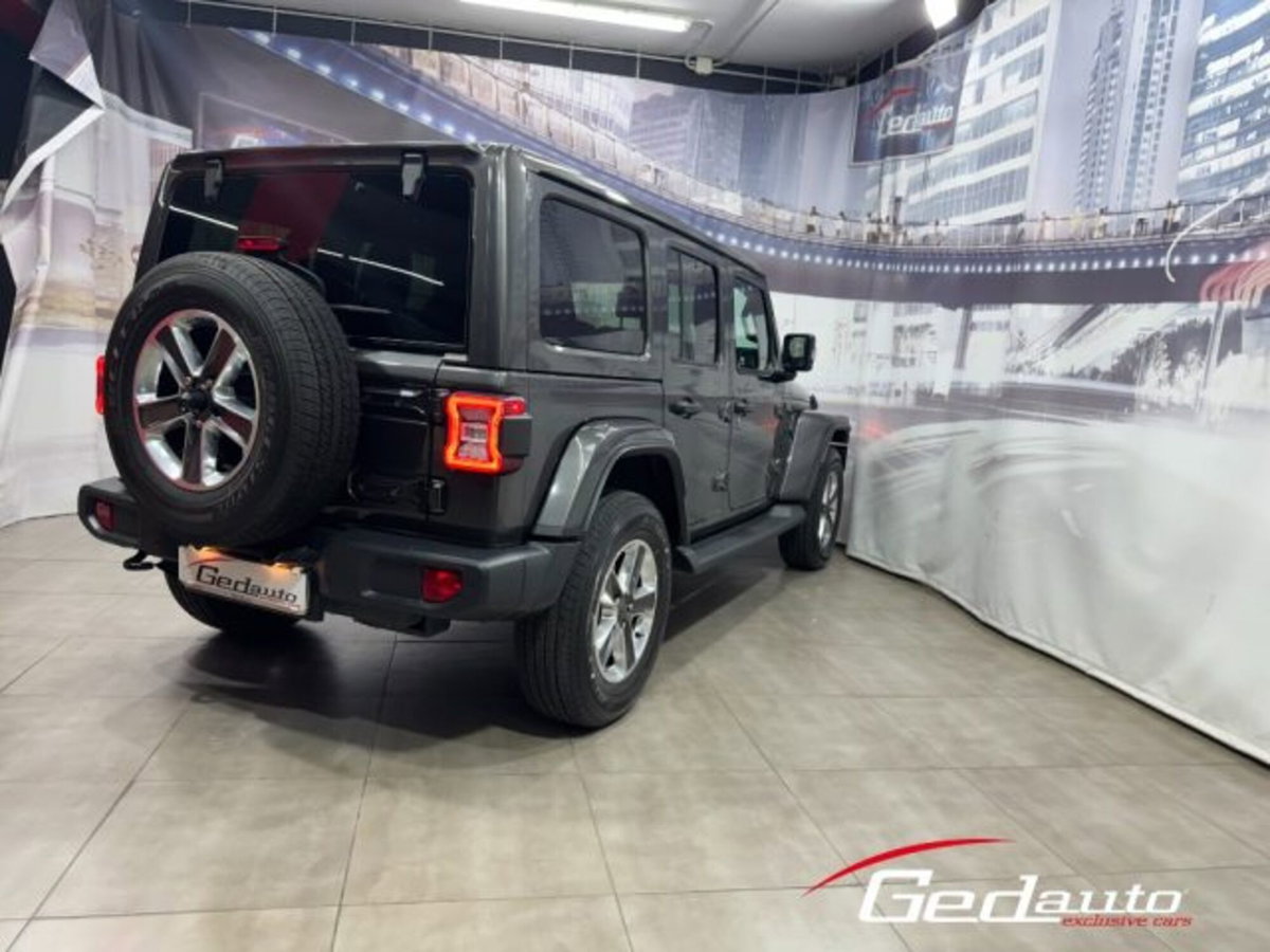 Jeep Wrangler Unlimited 2.2 Mjt II Sahara (7)