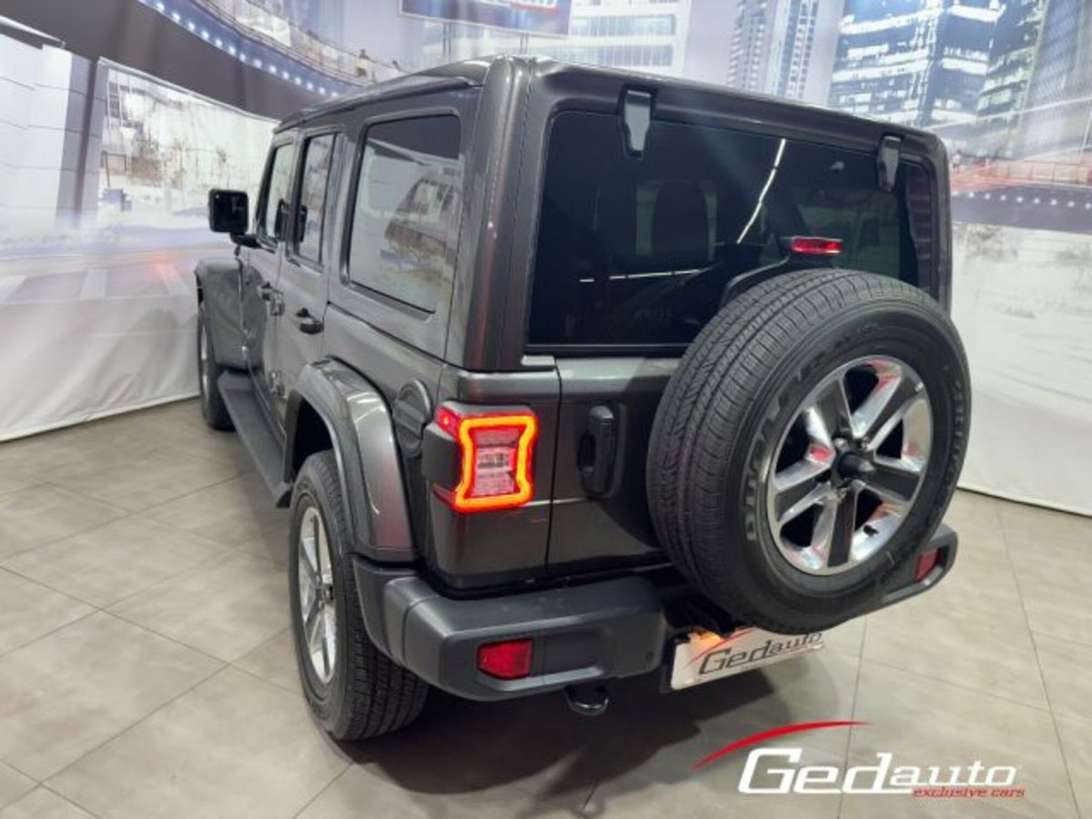 Jeep Wrangler Unlimited 2.2 Mjt II Sahara (8)