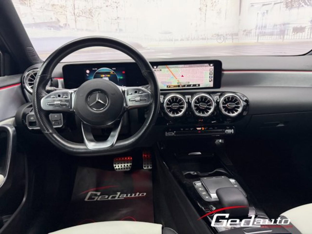 Mercedes-Benz Classe A Sedan 180 d AMG Line Premium Plus auto (16)