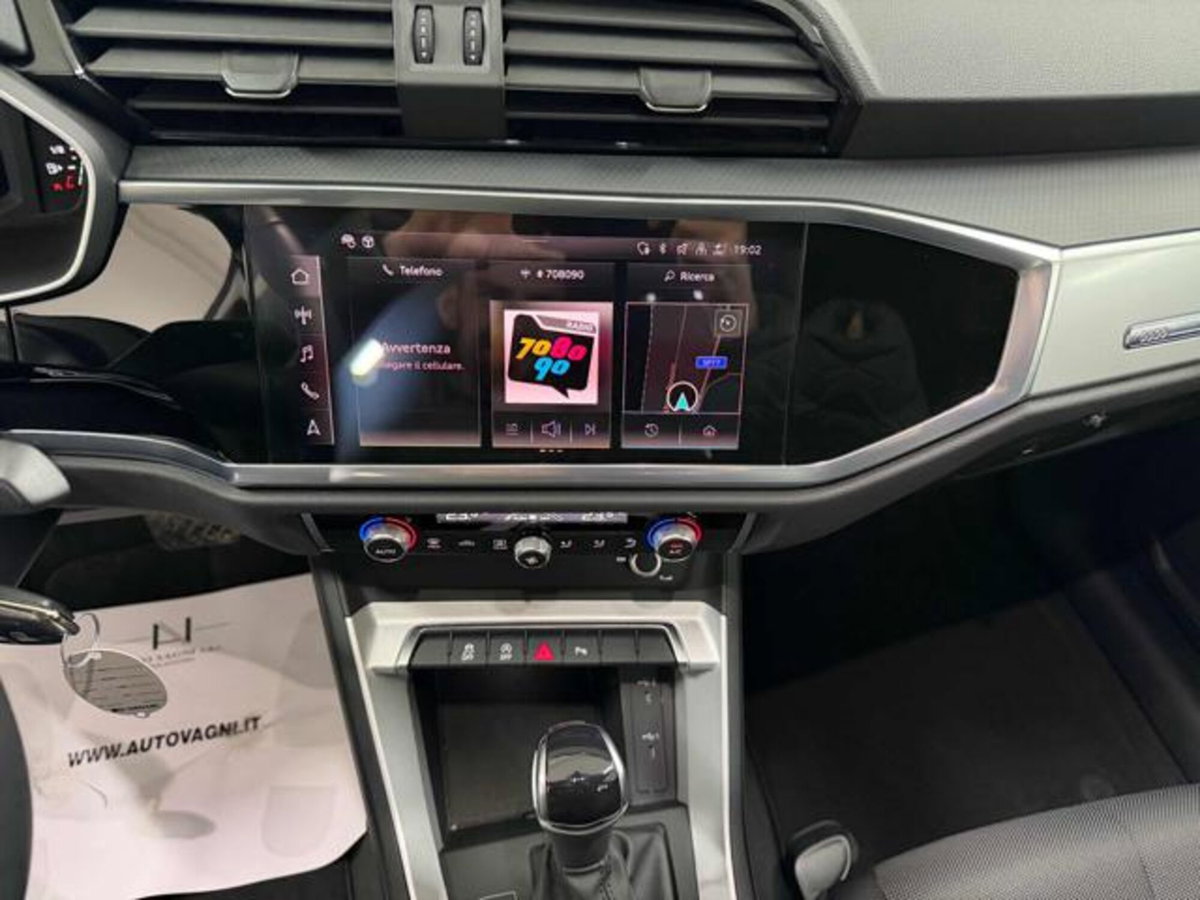 Audi Q3 35 TDI quattro S tronic Business (10)