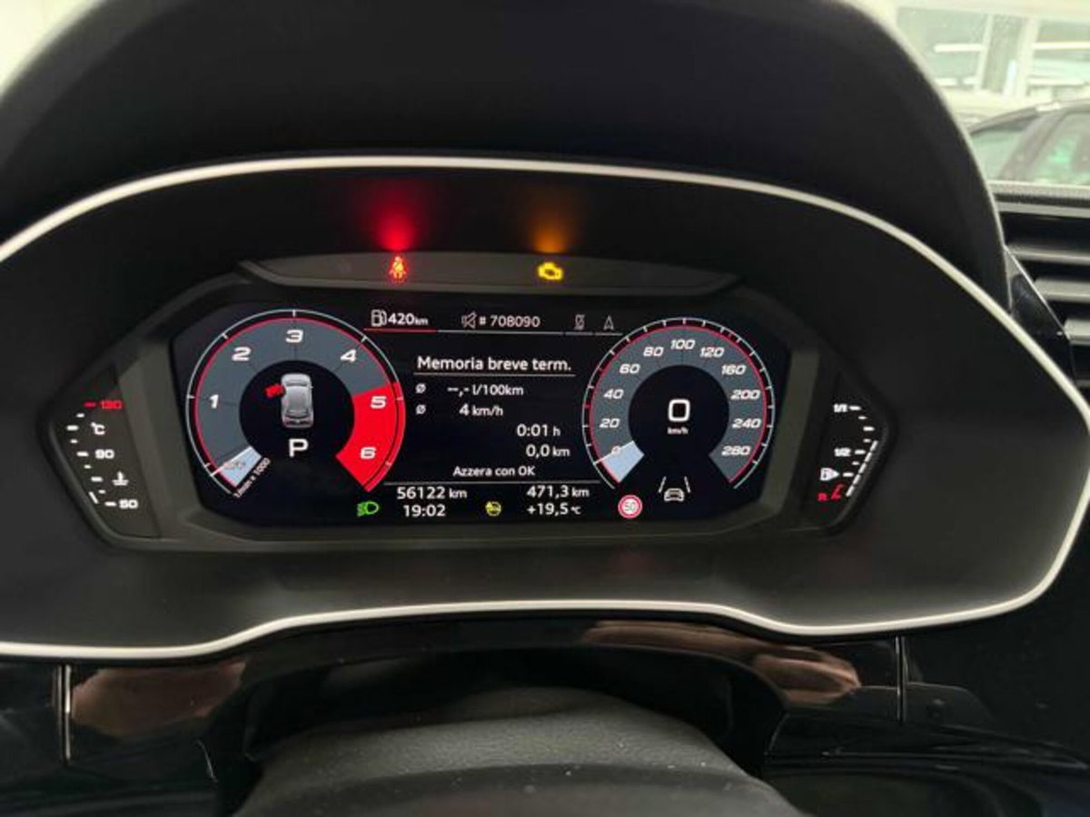Audi Q3 35 TDI quattro S tronic Business (12)
