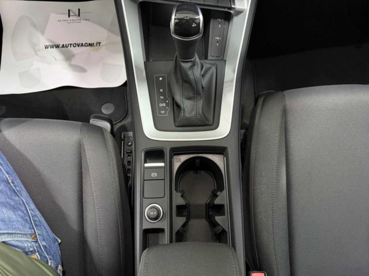 Audi Q3 35 TDI quattro S tronic Business (13)