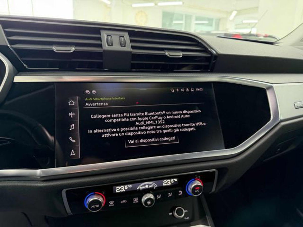 Audi Q3 35 TDI quattro S tronic Business (17)