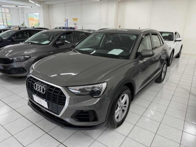 Audi Q3 35 TDI quattro S tronic Business (2)