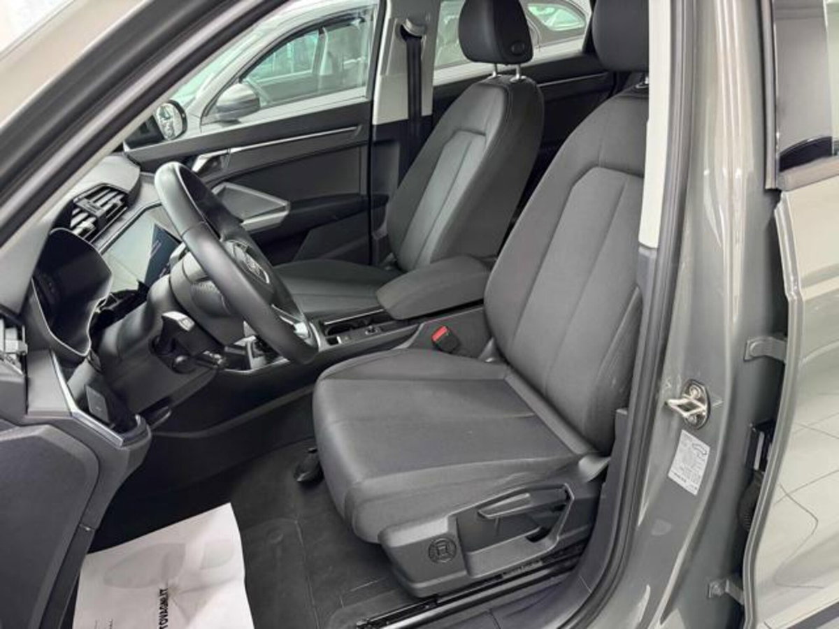 Audi Q3 35 TDI quattro S tronic Business (5)