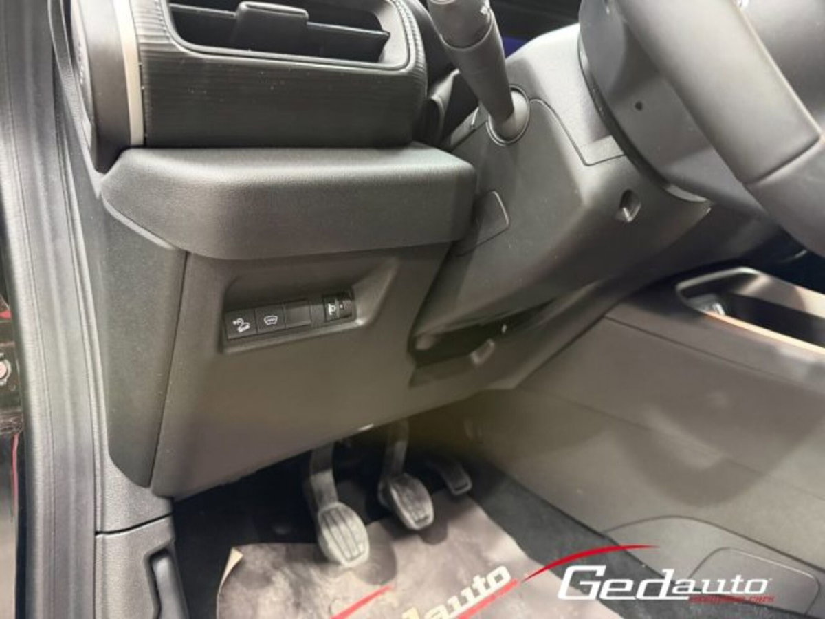 Jeep Avenger 1.2 turbo Summit fwd 100cv (11)