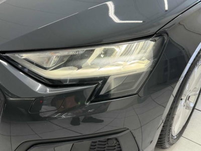 Audi A3 Sportback 30 g-tron S tronic Business (15)