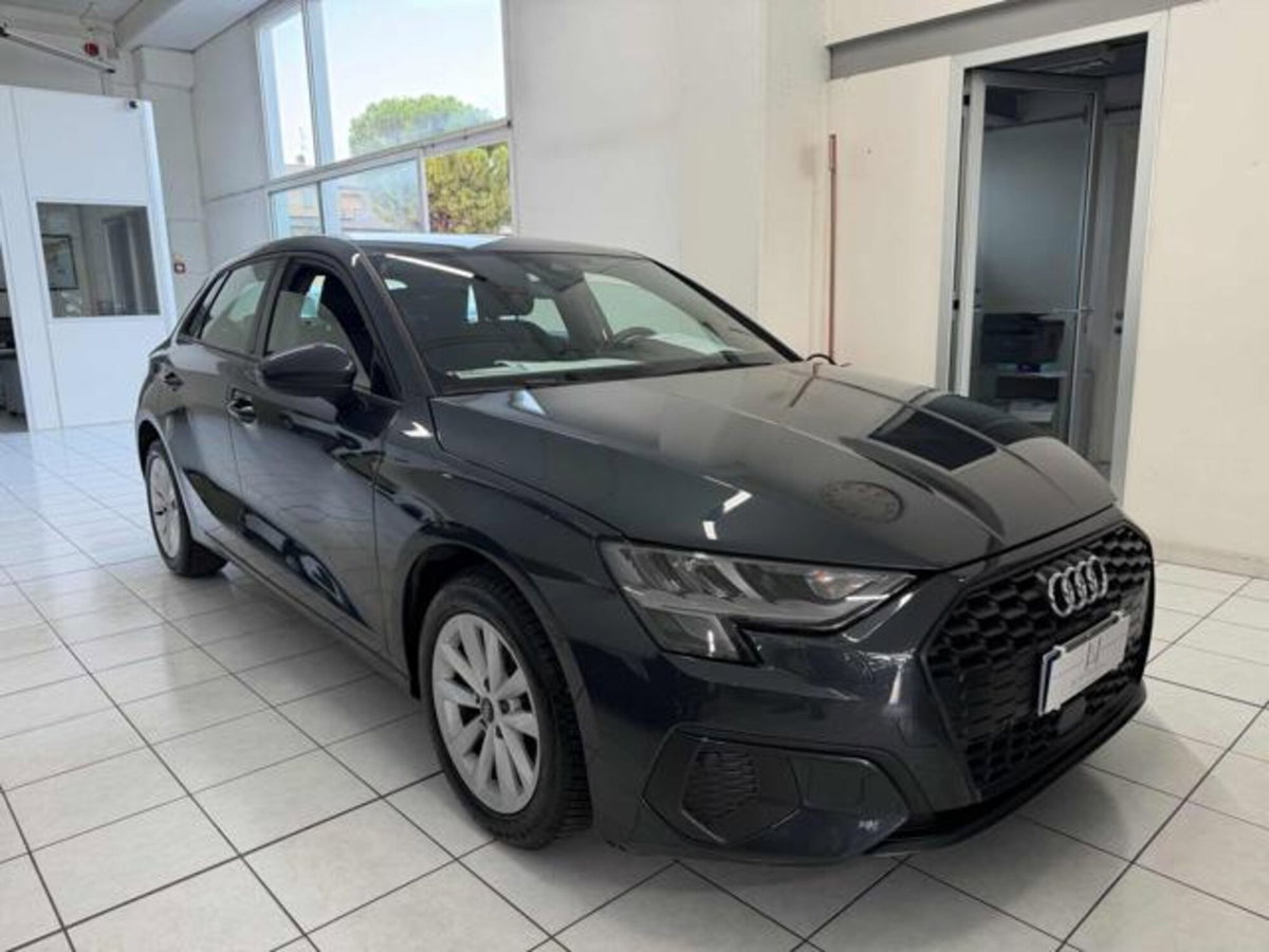 Audi A3 Sportback 30 g-tron S tronic Business (2)