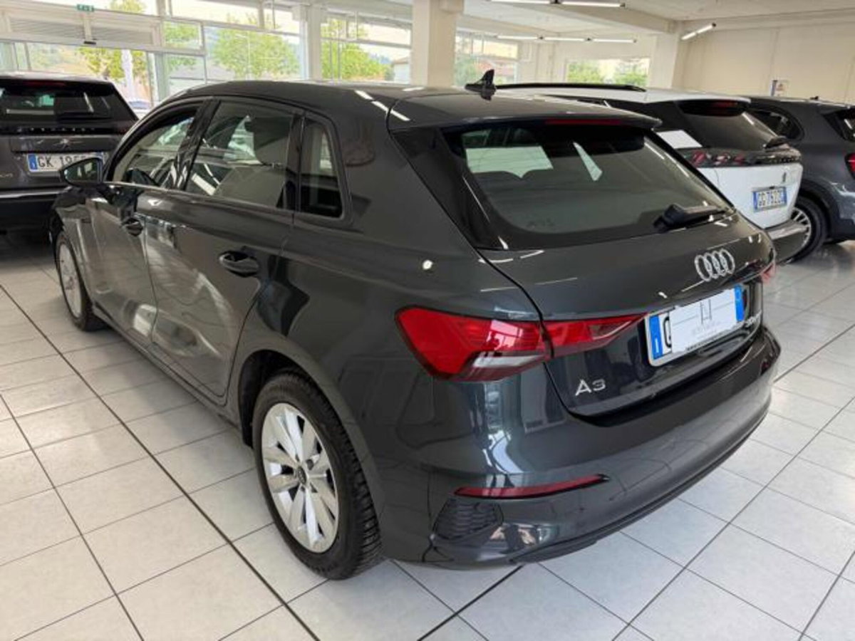 Audi A3 Sportback 30 g-tron S tronic Business (4)
