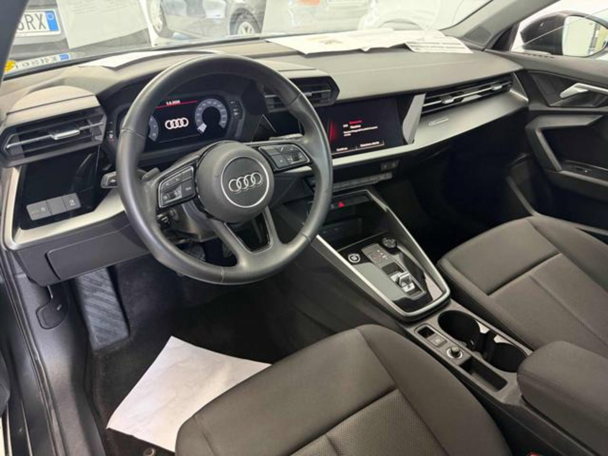 Audi A3 Sportback 30 g-tron S tronic Business (7)