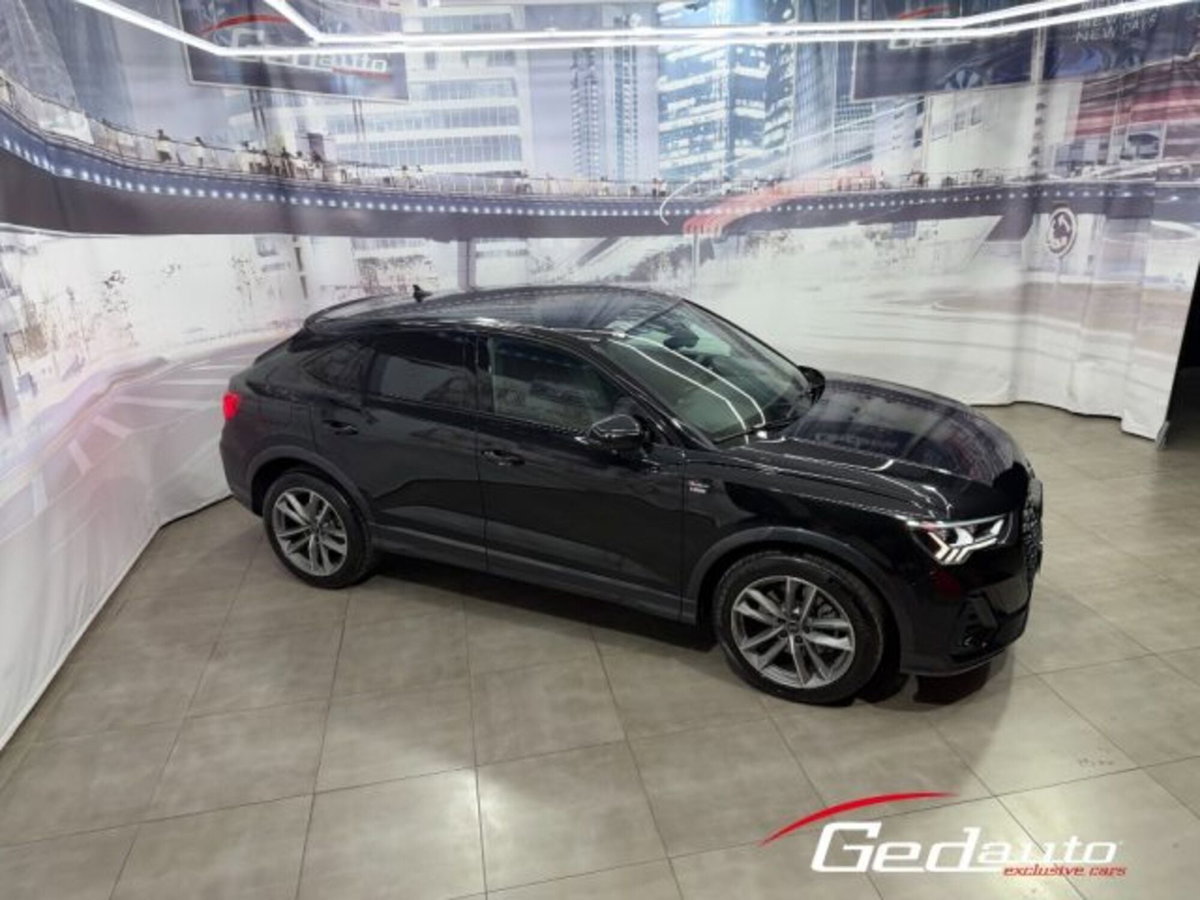 Audi Q3 Sportback 2.0 tdi S line edition quattro 193cv s-tronic (5)