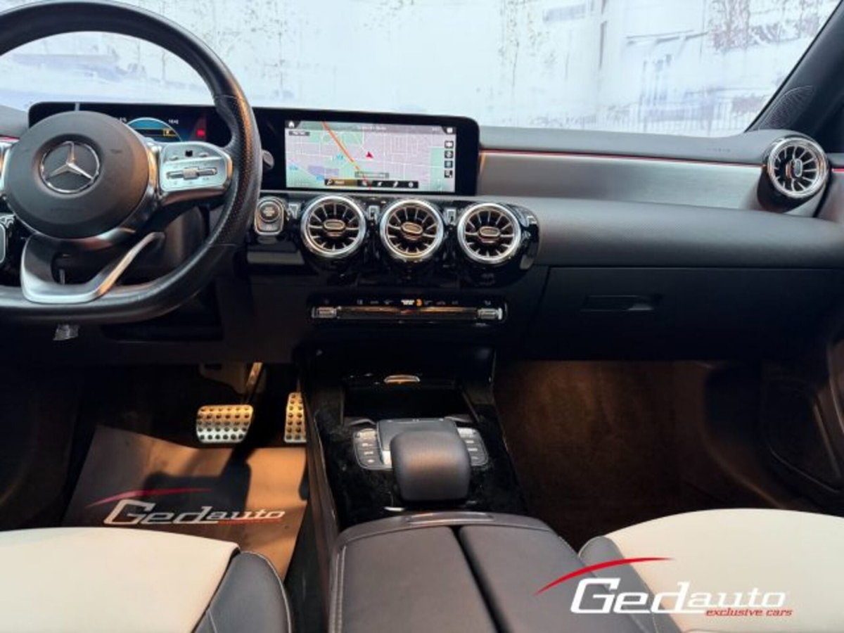 Mercedes-Benz Classe A Sedan 180 d AMG Line Premium Plus auto (18)