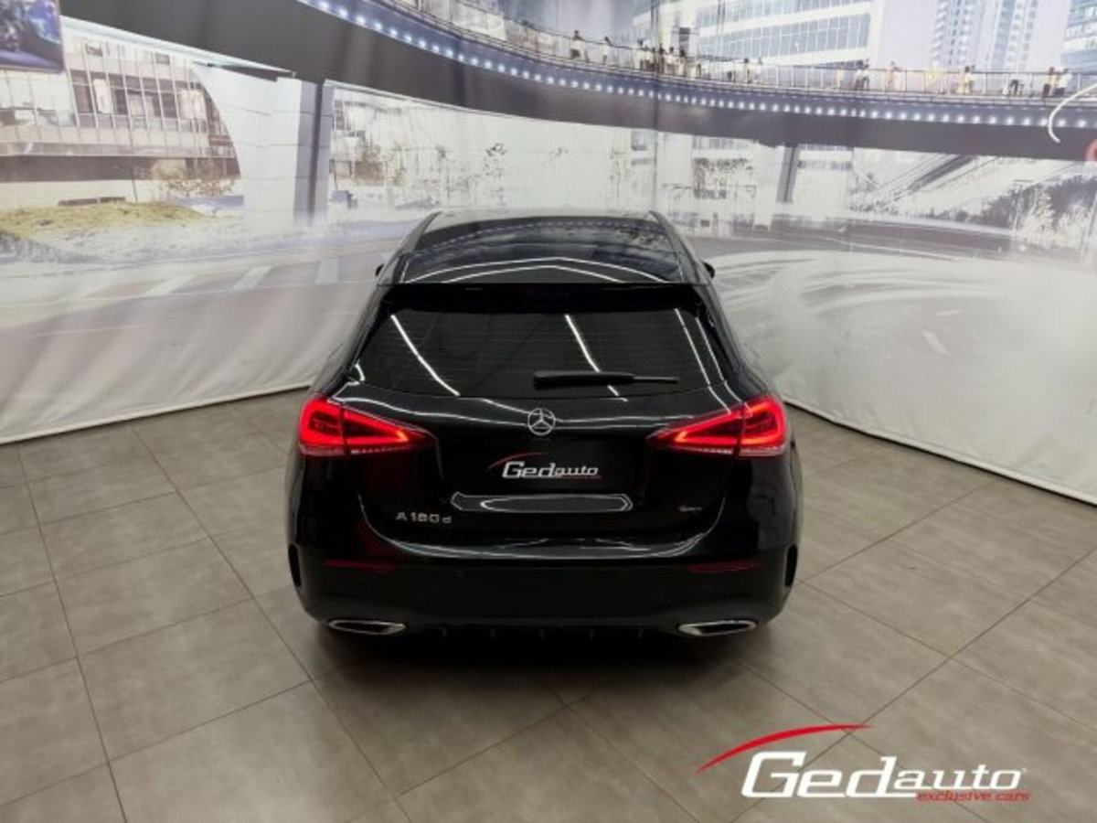 Mercedes-Benz Classe A Sedan 180 d AMG Line Premium Plus auto (6)