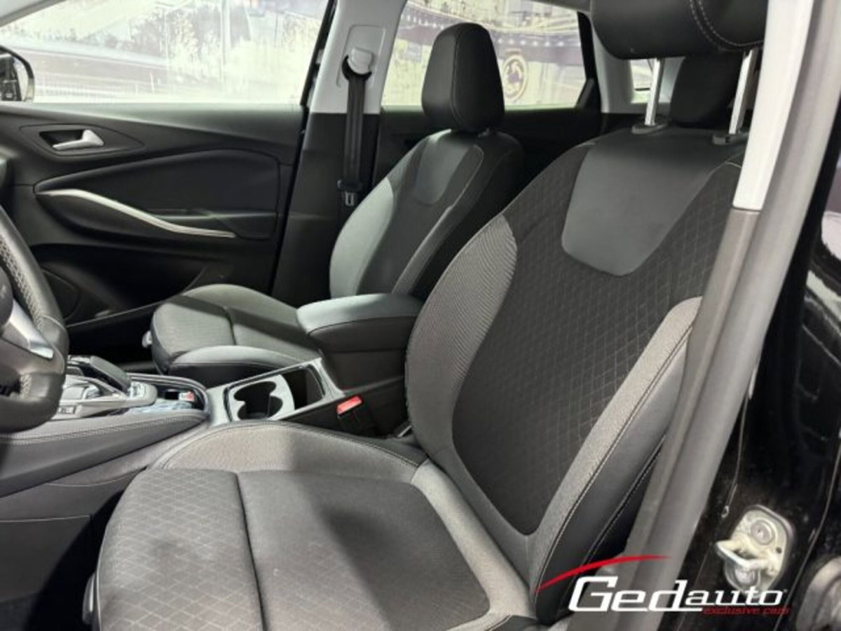 Opel Grandland 1.2 Turbo 12V 130 CV aut. GS Line (10)