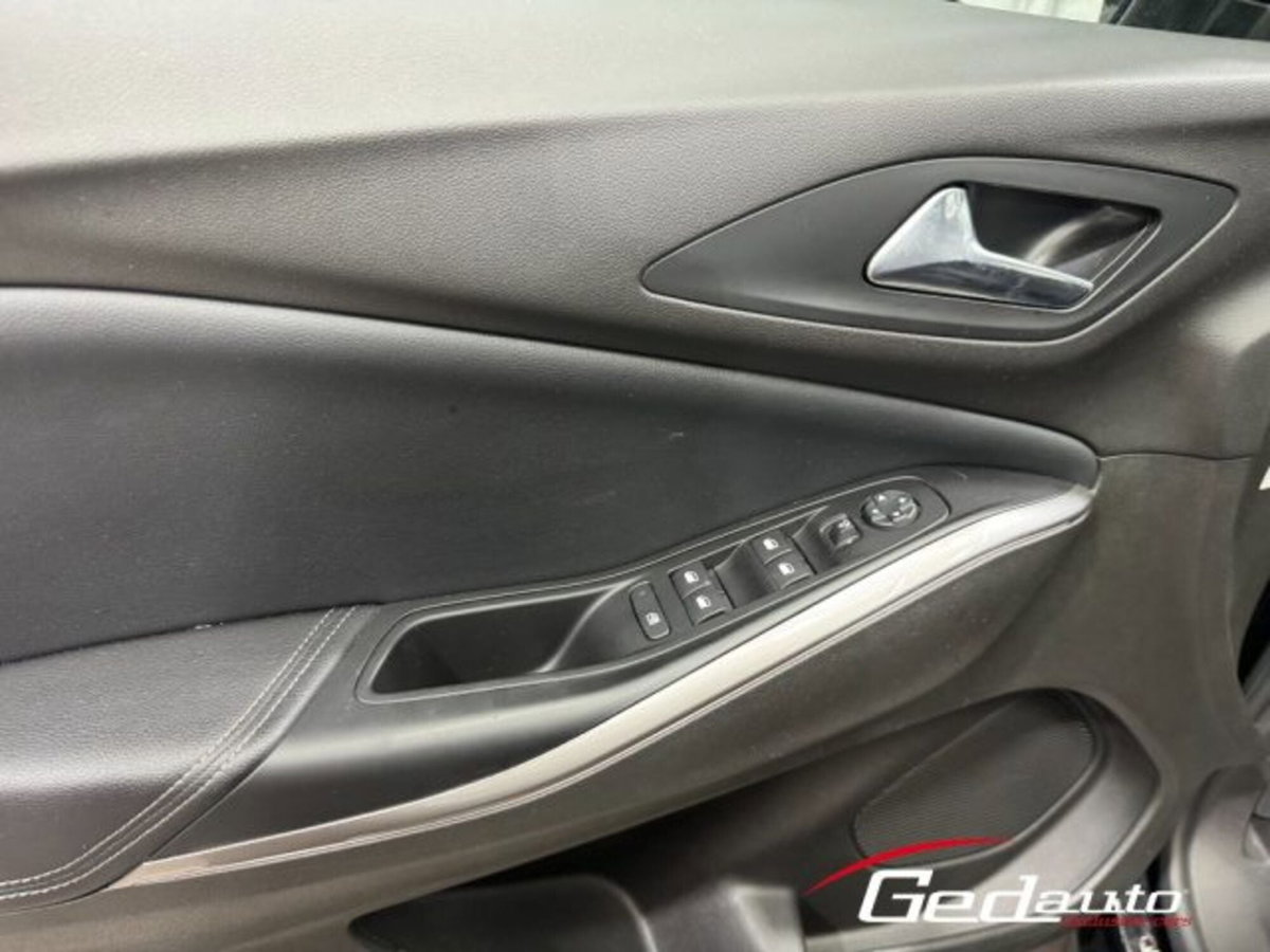 Opel Grandland 1.2 Turbo 12V 130 CV aut. GS Line (13)