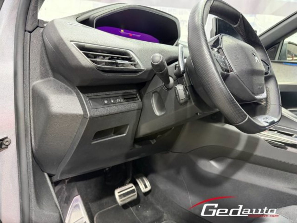 Peugeot 3008 BlueHDi 130 S&S EAT8 GT (13)