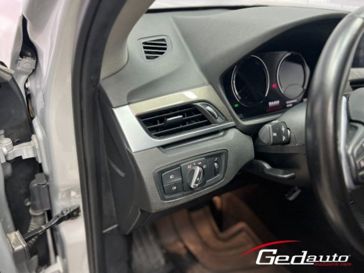 BMW X1 sDrive18d Advantage (11)