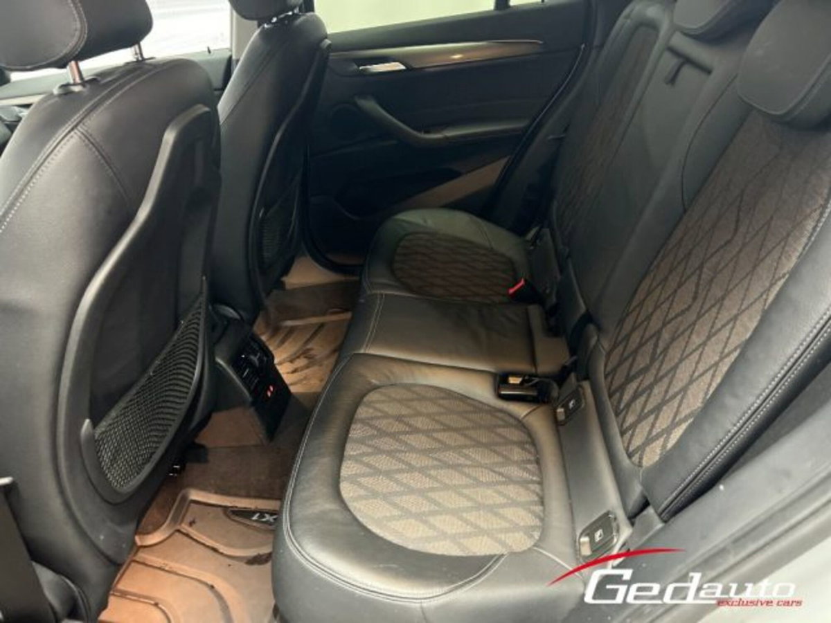 BMW X1 sDrive18d Advantage (13)