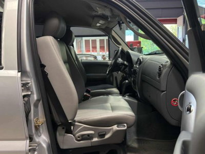 Jeep Cherokee 3.7 V6 Limited (14)