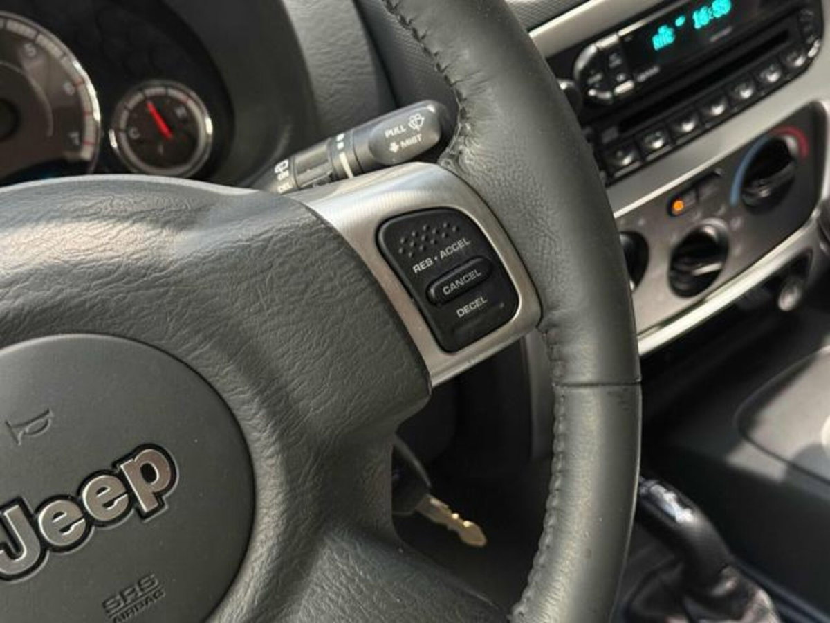 Jeep Cherokee 3.7 V6 Limited (19)