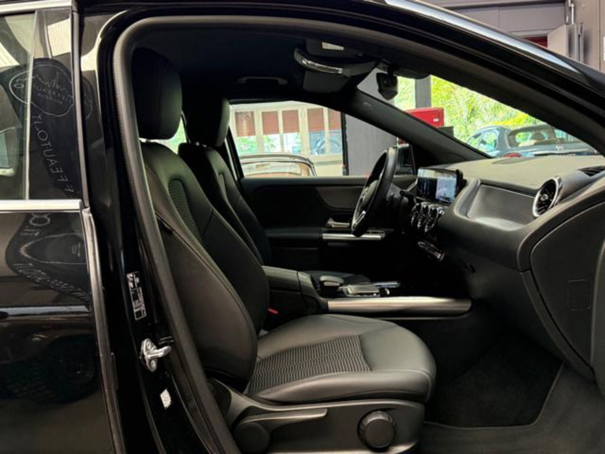 Mercedes-Benz GLA SUV 180 d Business Extra auto (15)