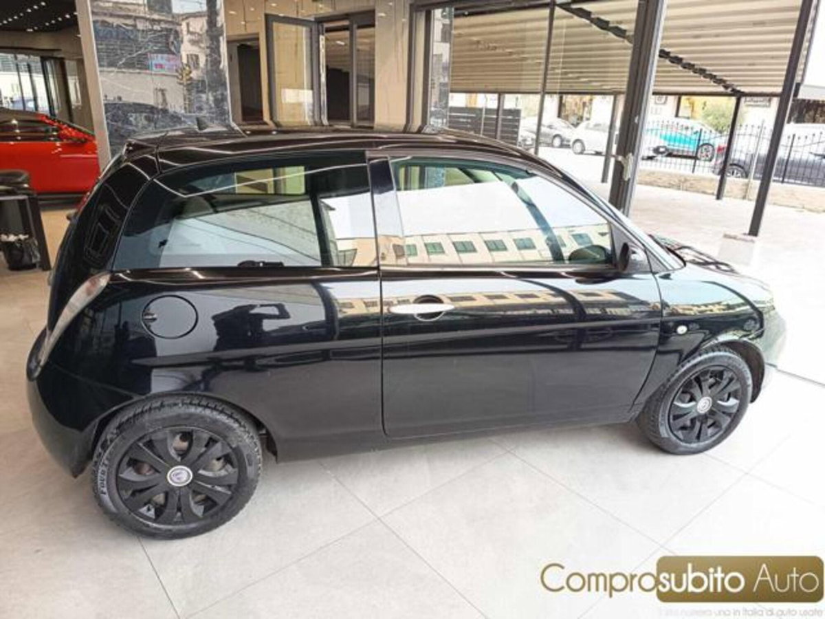 Lancia Ypsilon 1.2 Passion (8)