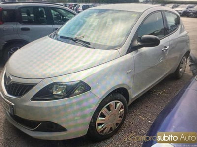 Lancia Ypsilon 1.0 FireFly 5 porte S&S Hybrid Ecochic A. Ferretti usata