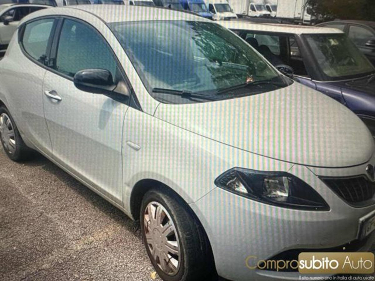 Lancia Ypsilon 1.0 FireFly 5 porte S&S Hybrid Ecochic A. Ferretti (3)