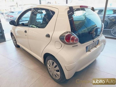 Toyota Aygo 1.0 12V VVT-i 5 porte Lounge (4)