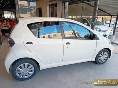 Toyota Aygo 1.0 12V VVT-i 5 porte Lounge (6)