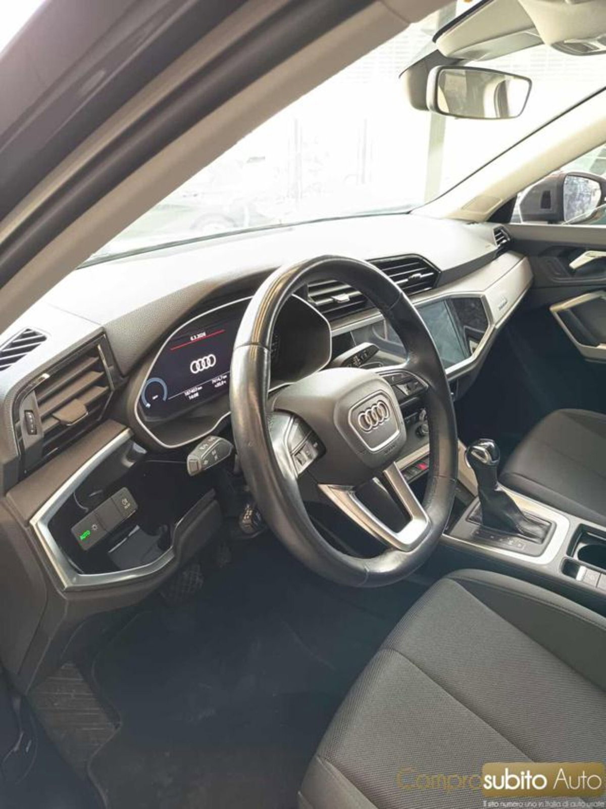 Audi Q3 35 TDI quattro Business (15)