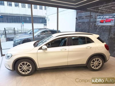Mercedes-Benz GLA SUV 200 d Automatic 4Matic Premium (9)