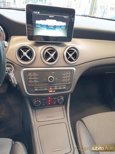 Mercedes-Benz GLA SUV 200 d Automatic 4Matic Premium (12)