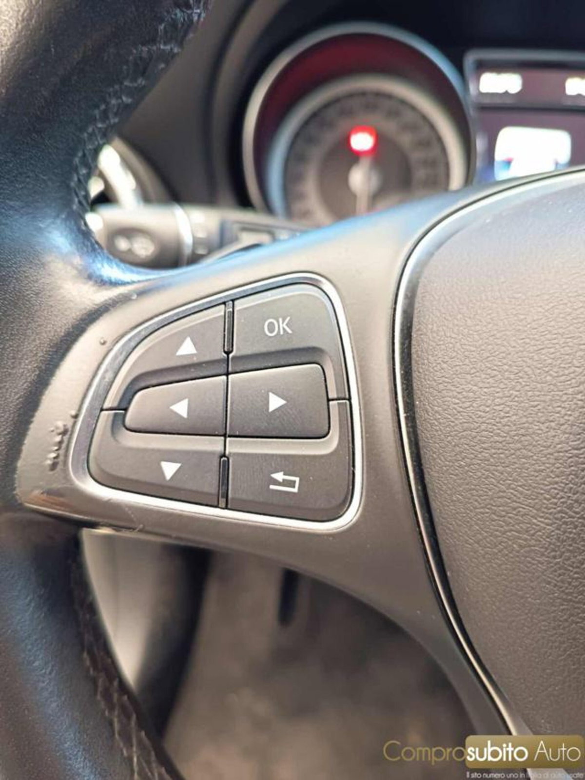 Mercedes-Benz GLA SUV 200 d Automatic 4Matic Premium (13)
