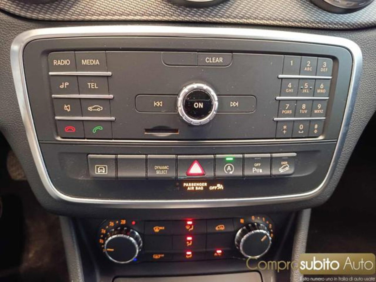 Mercedes-Benz GLA SUV 200 d Automatic 4Matic Premium (16)