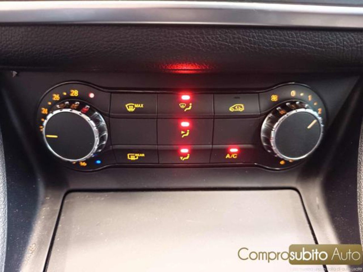 Mercedes-Benz GLA SUV 200 d Automatic 4Matic Premium (19)