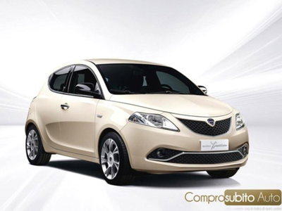 Lancia Ypsilon 1.0 FireFly 5 porte S&S Hybrid Ecochic Gold usata